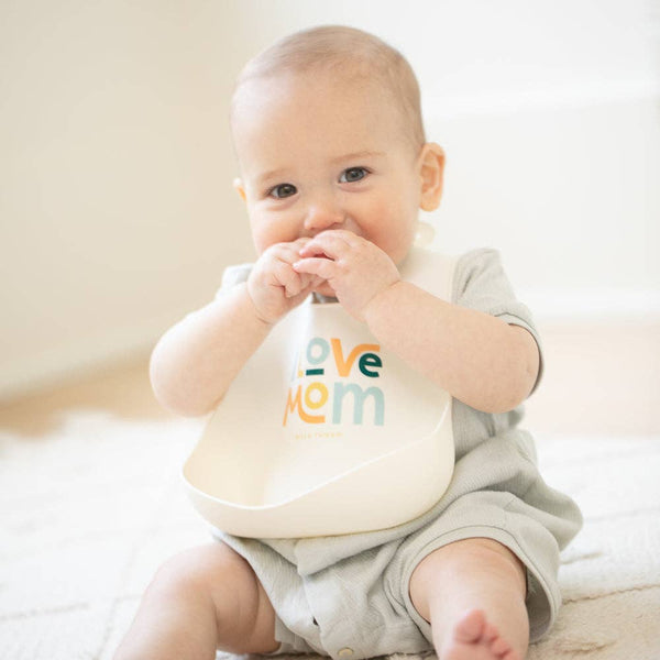 I Love Mom Wonder Bib